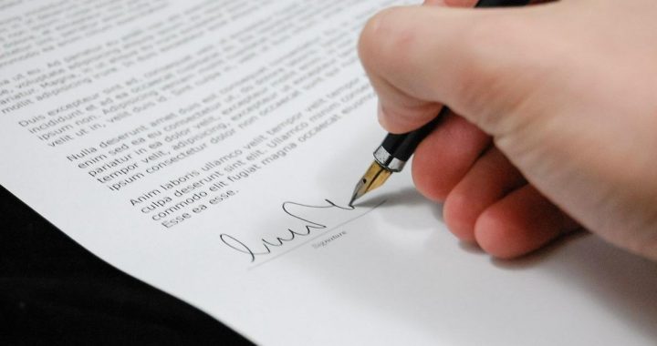 Jest wiele sytuacji, w których możemy potrzebować tłumacza przysięgłego