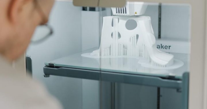 Druk 3D jako narzędzie w produkcji unikalnych elementów dekoracyjnych do kawiarni i cukierni